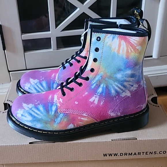 Dr. Marten's Girls Tye Dye Suede Boots, Size Kids 6M - Picture 14 of 16